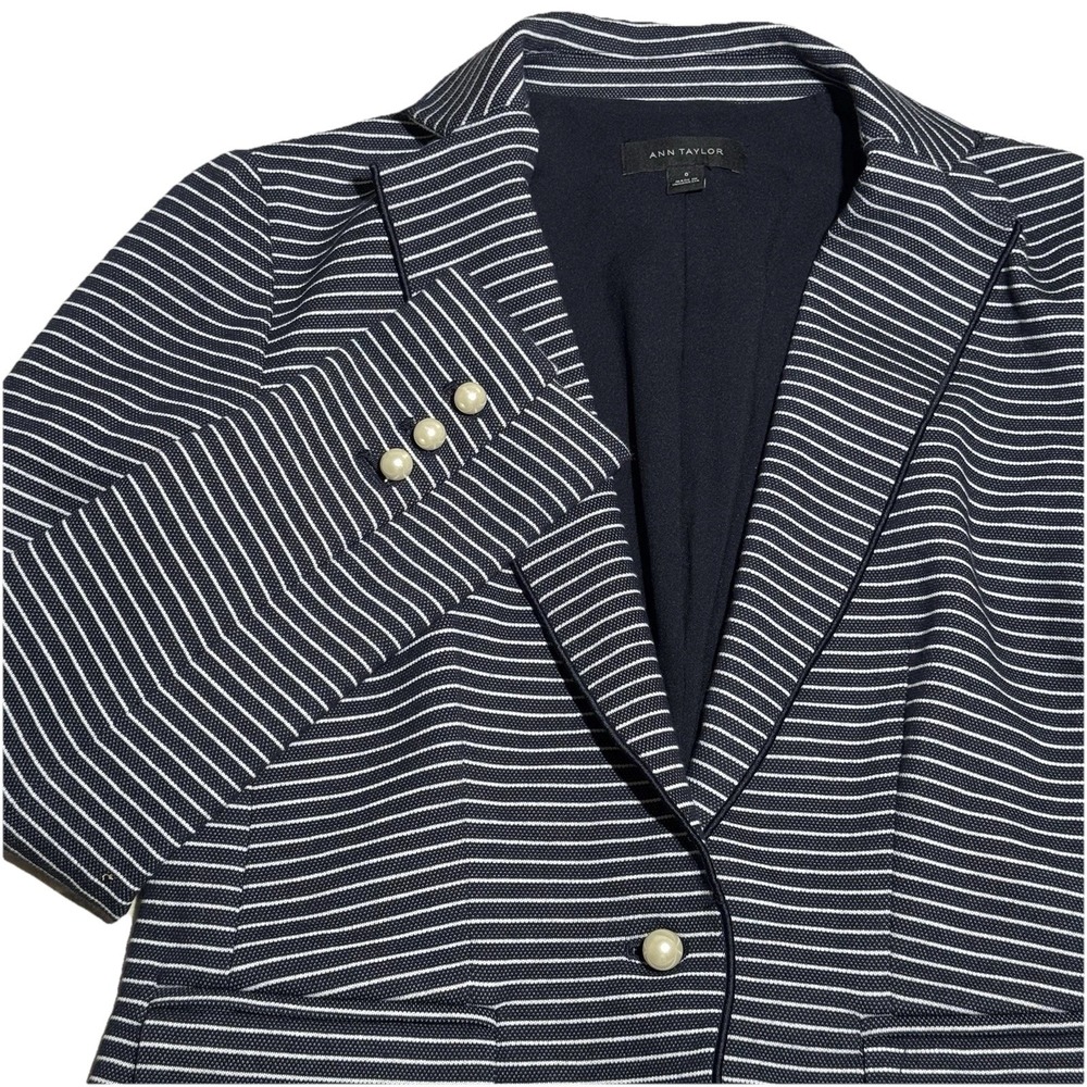 ANN TAYLOR Women's Size 0 Blazer Pearl Buttons Black White Striped Minimalist
